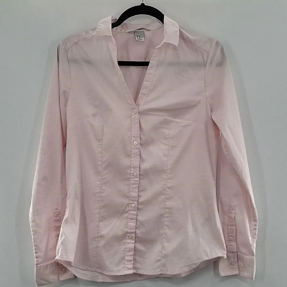 3For$20  H&M Light Pink button down shirt size 10